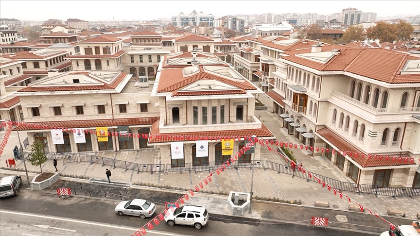 konya-turbe-onu-carsisi