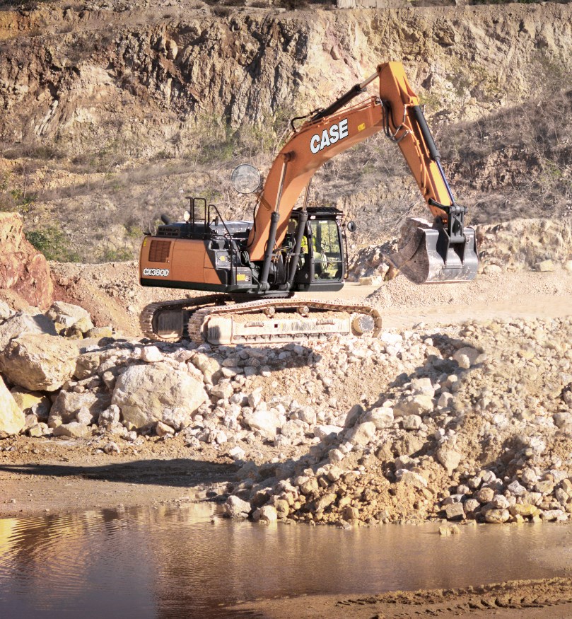 TurkTraktor-Case_3800-d-PayetliEksakvator