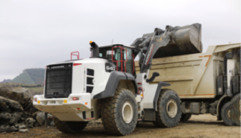 Doğal Taşın Gücüne Eşlik Eden Teknoloji: HİDROMEK İzmir MERMER FUARI’nda!