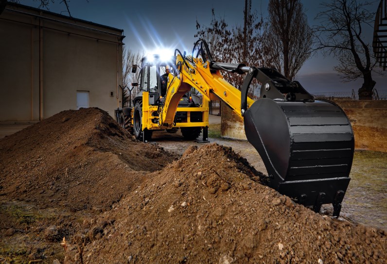 NewHolland-KaziciYukleyici-isbasinda